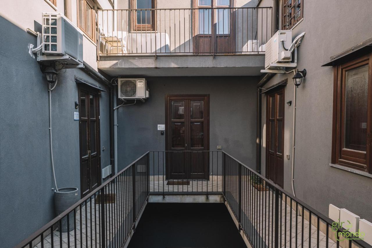 Giro Nel Mondo Apartments Catania Exterior photo